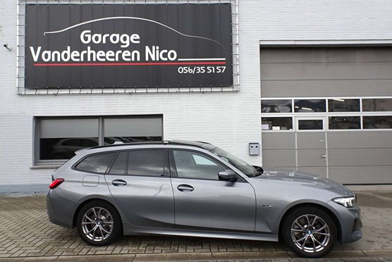 BMW 330
